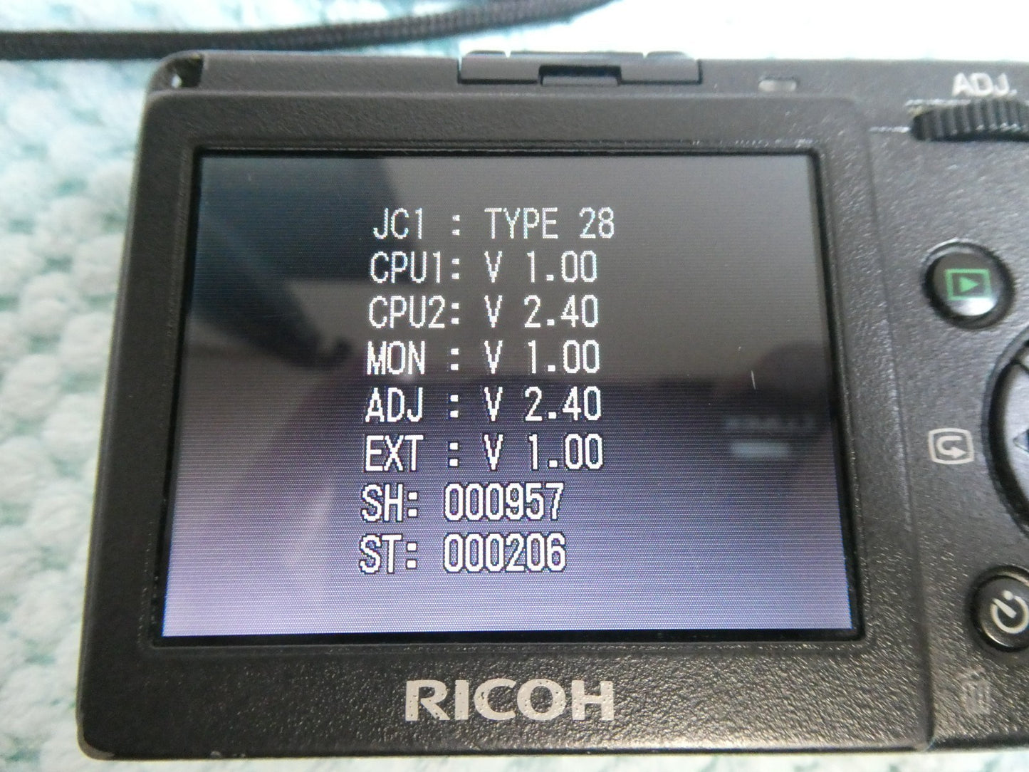 Shot957 *NEAR MINT* Ricoh GR Digital 8.1MP Digital Camera 5.9mm F/2.4 Lens JAPAN