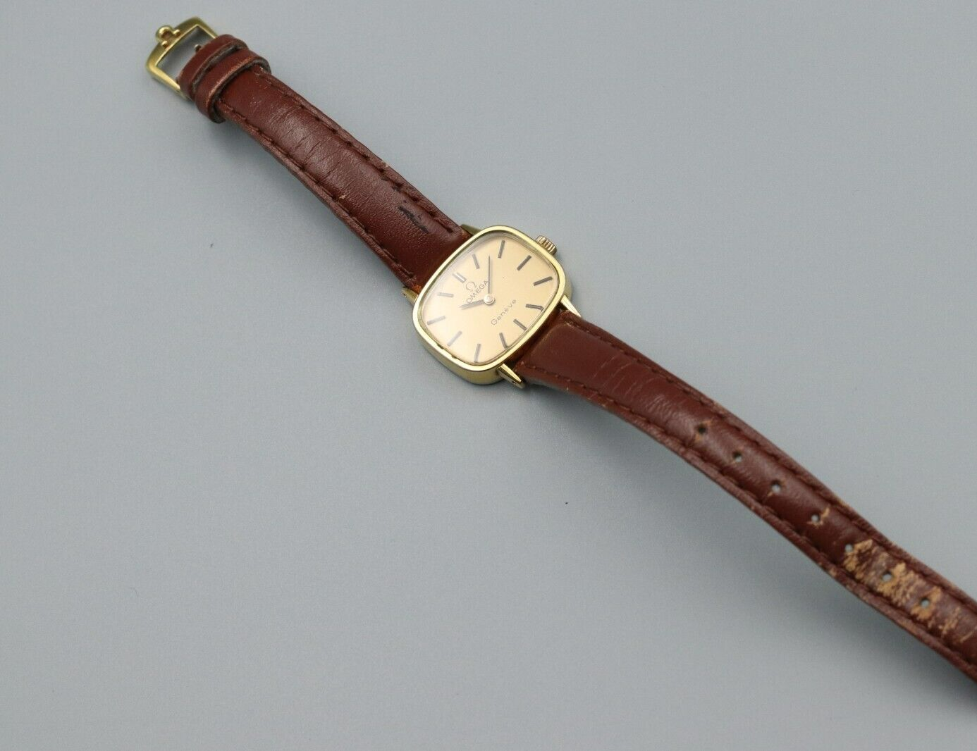 *NEAR MINT* Vintage OMEGA Cal.625 Hand Winding Gold Dial Rectangle Women Watch