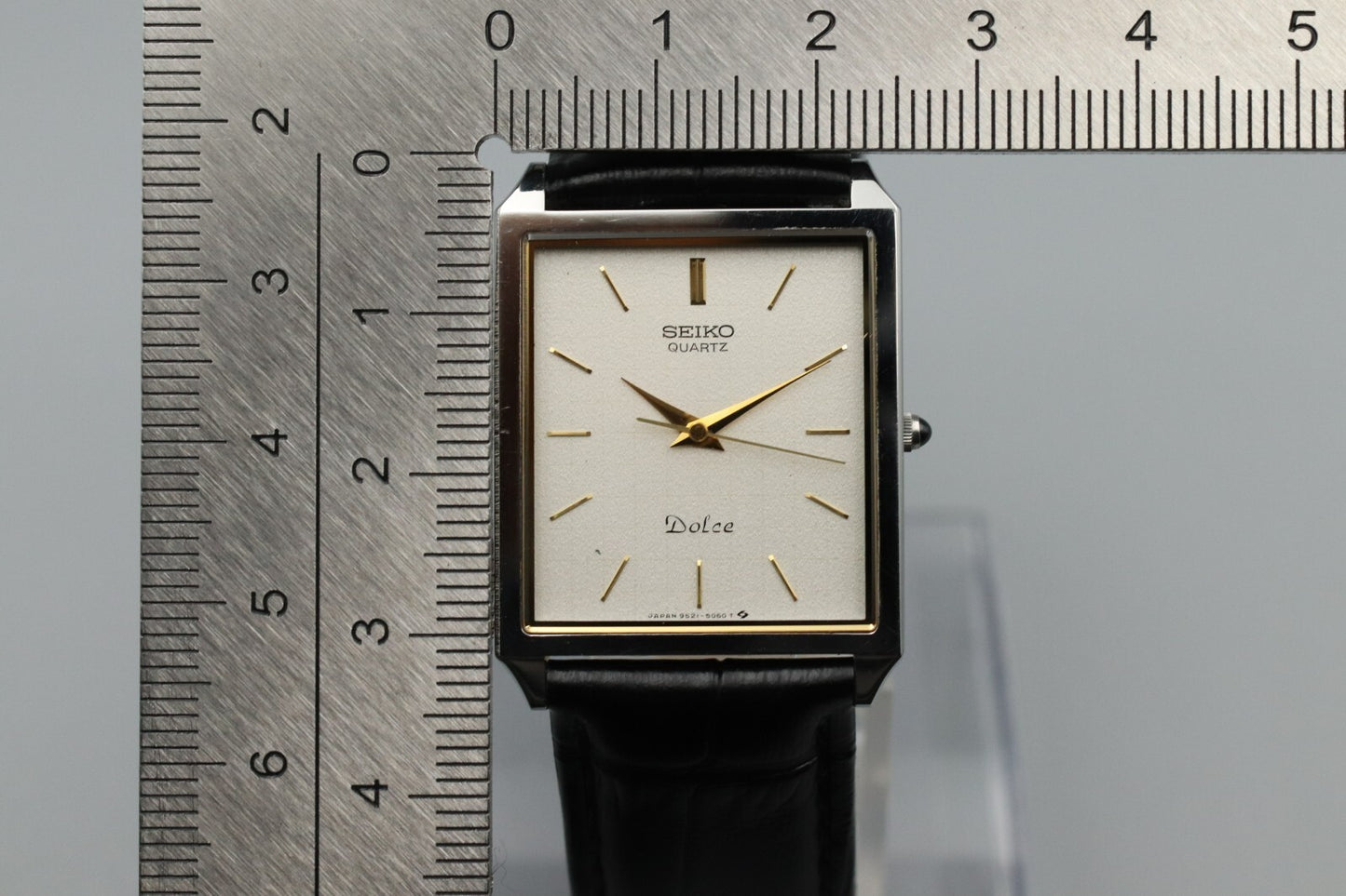 *NEAR MINT* Vintage SEIKO Dolce 9521-5050 Quartz White Dial Tank Mens Watch JP