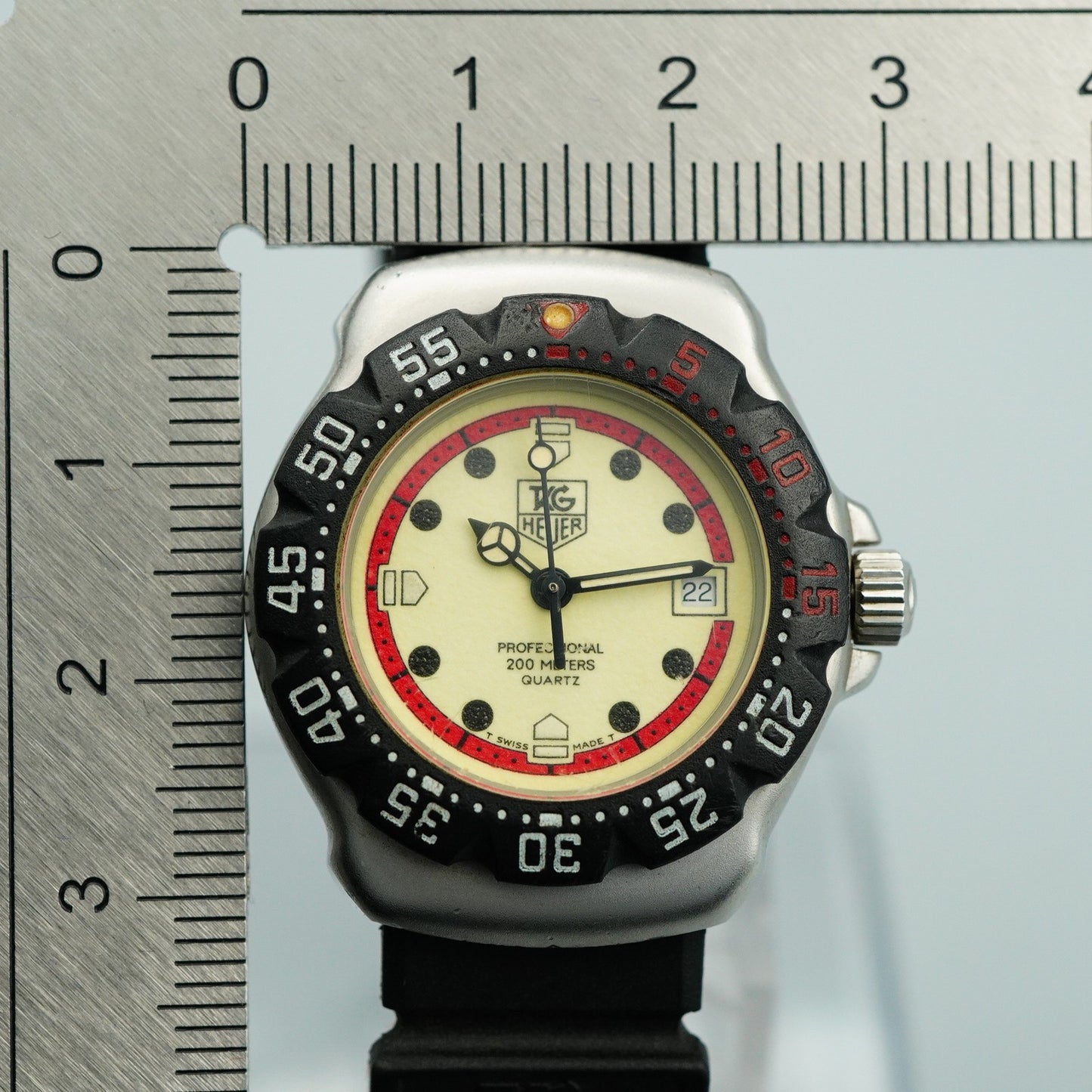 *Exc+5* Vintage TAG HEUER Professional 371.508 Qz Cream Round 28mm Women Watch