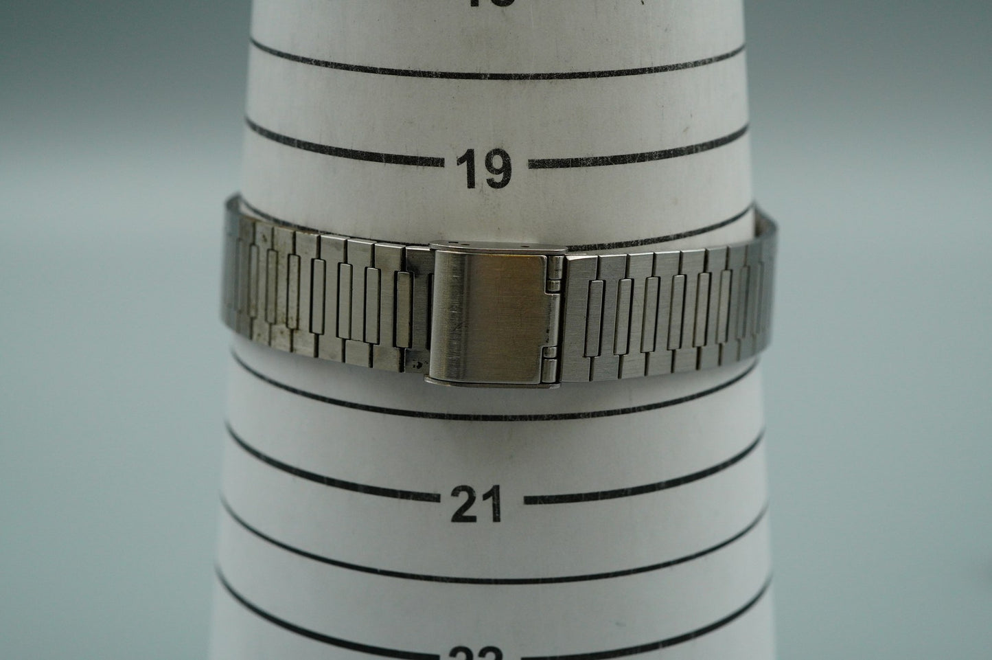 *NEAR MINT* Vintage SEIKO GRAND Quartz 4842-8041 Silver 36mm Mens Watch