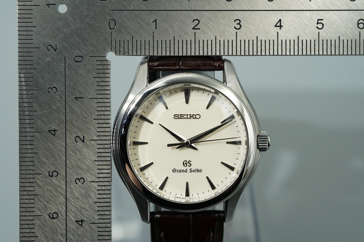 *MINT* Vintage1997 Grand SEIKO 9F61-0A10 Quartz White Dial Round 35mm Mens Watch