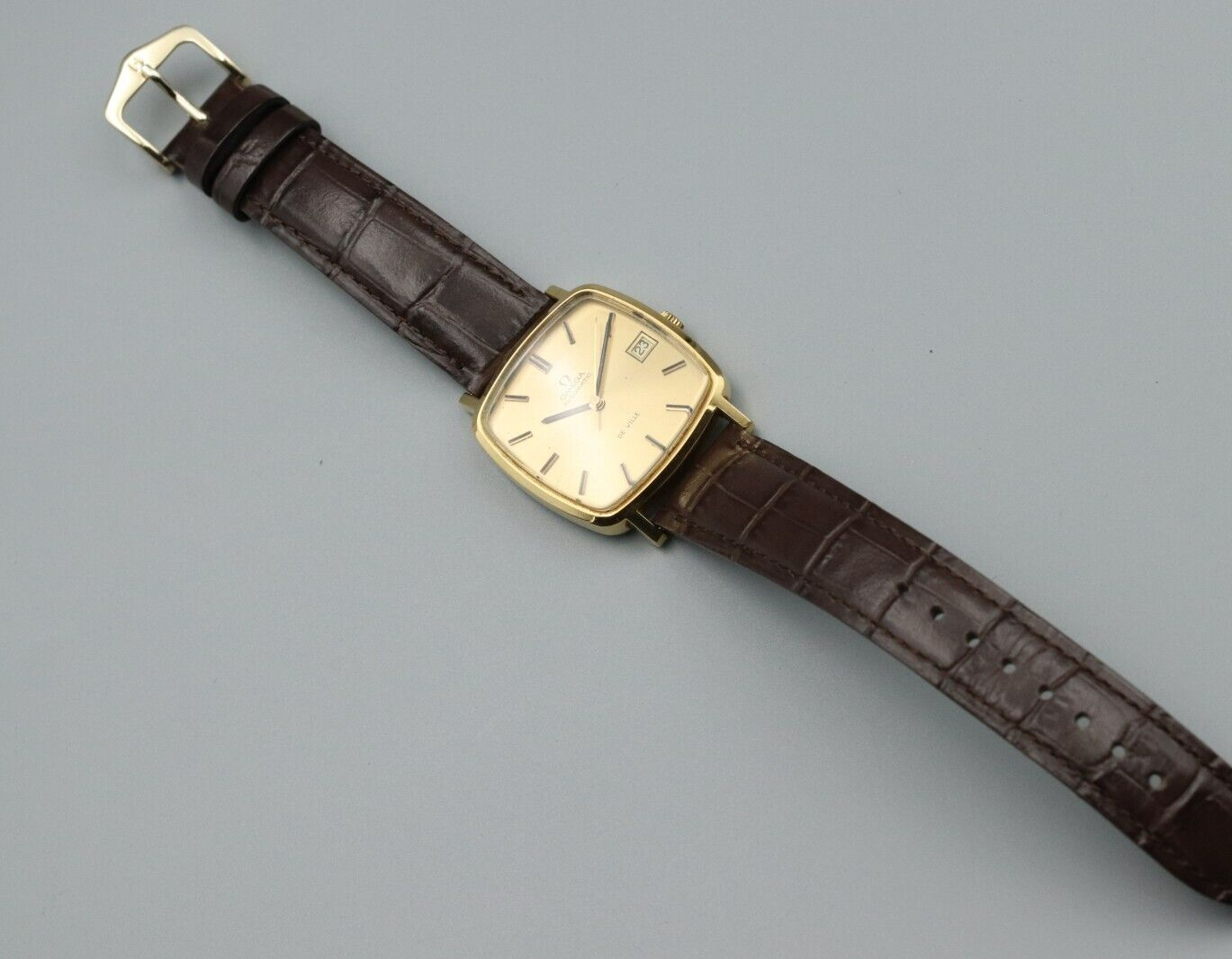 *NEAR MINT* Vintage OMEGA De Ville Cal.1012 Automatic Gold Dial Date Mens Watch