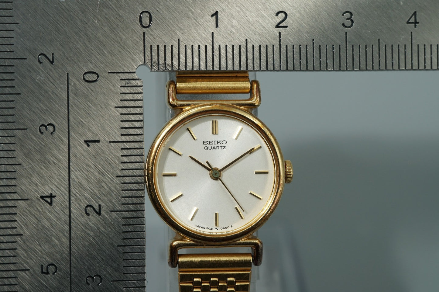 *Exc+5* Vintage 1985 SEIKO Bracelet 2C21-0100 Qz White Round 21mm Women Watch