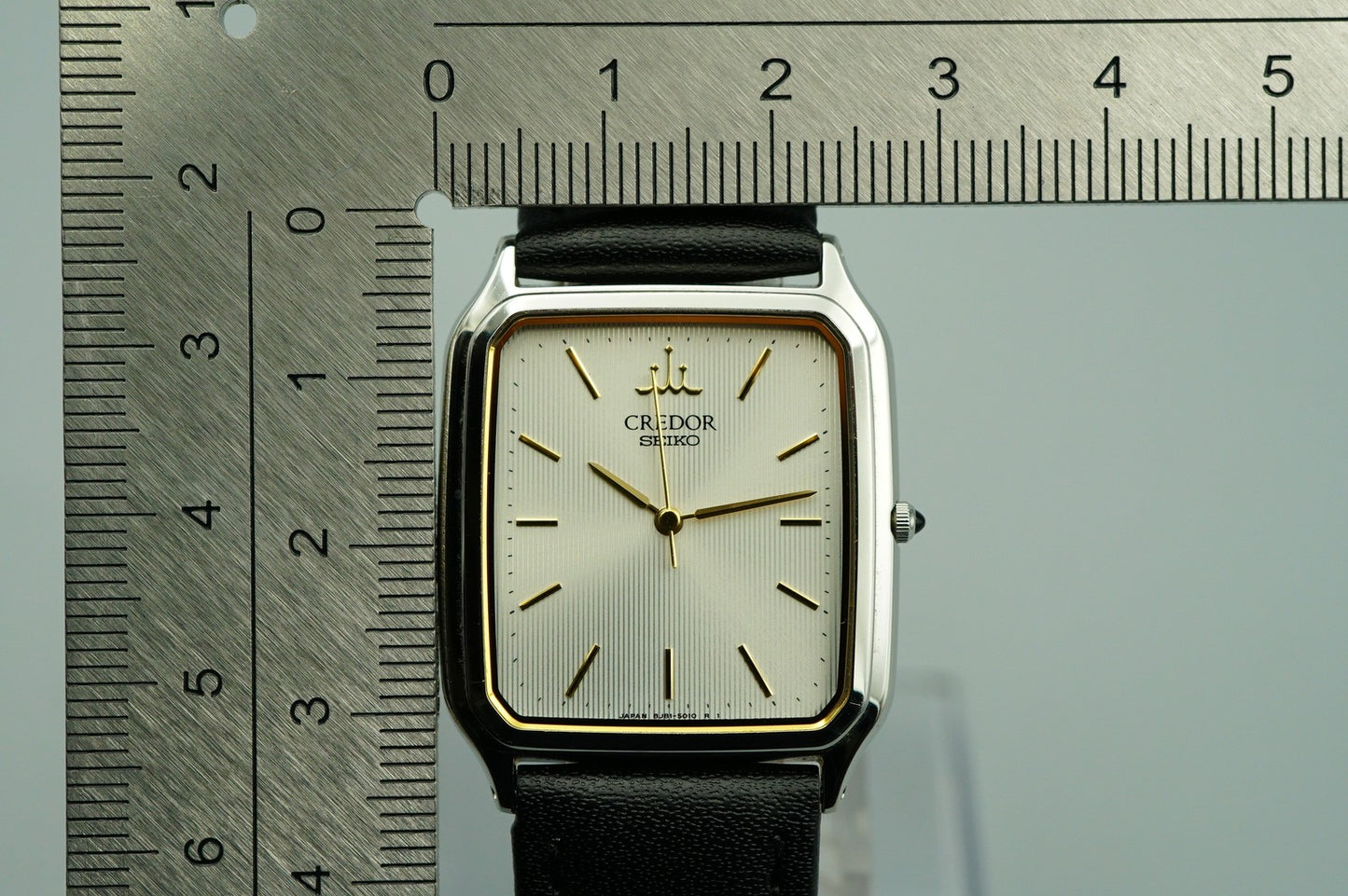 Vintage 1989 SEIKO CREDOR GCAR009 8J81-5020 Qz Cream Square 27mm Women Watch