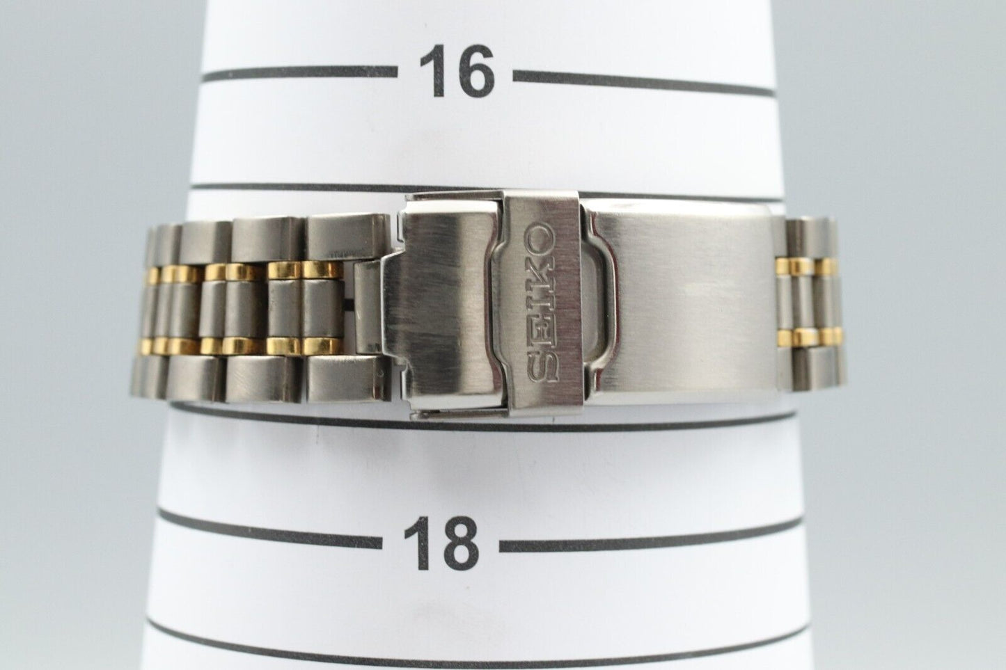 *MINT* Vintage SEIKO SCUBA Titanium 7N35-6100 Quartz 200M Mens Watch JAPAN