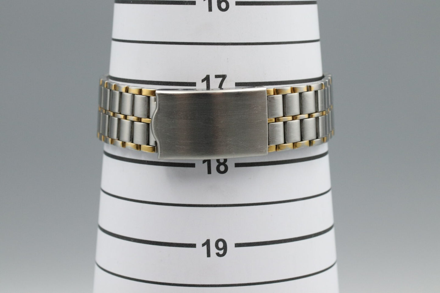 New Batt*Exc+5* Vintage SEIKO Dolce 8N41-7030 Quartz White Dial Round Mens Watch