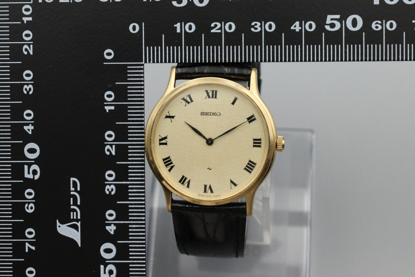 *NEAR MINT* Vintage Seiko Chariot 2220-0480 Stainless Steel Mens Hand Wind Watch