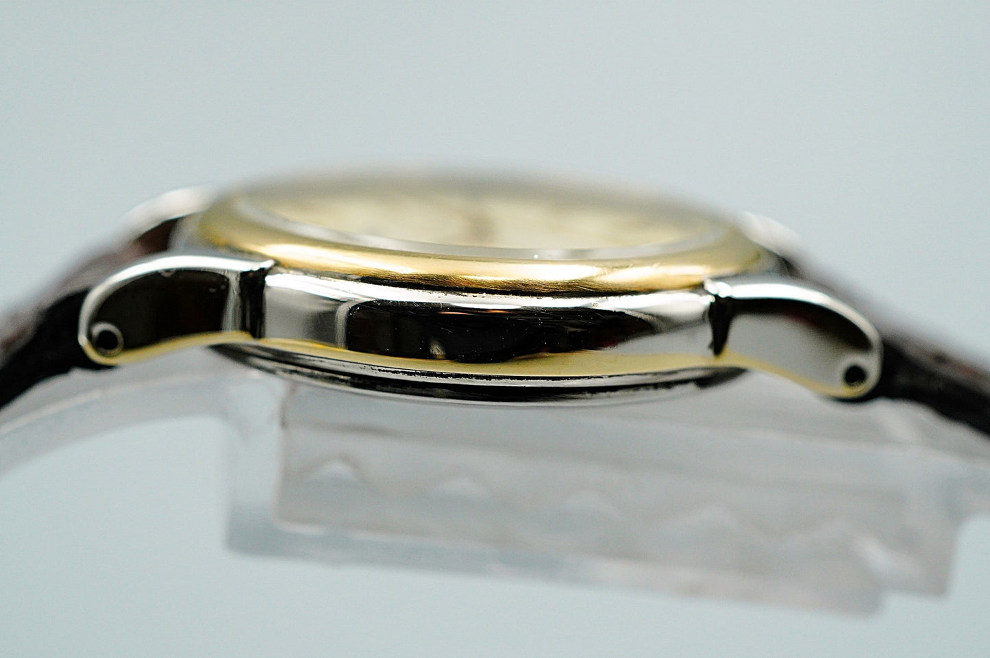 *MINT* Vintage 1996 SEIKO 7N01-6880 Quartz Gold Dial Round 25 mm Women Watch