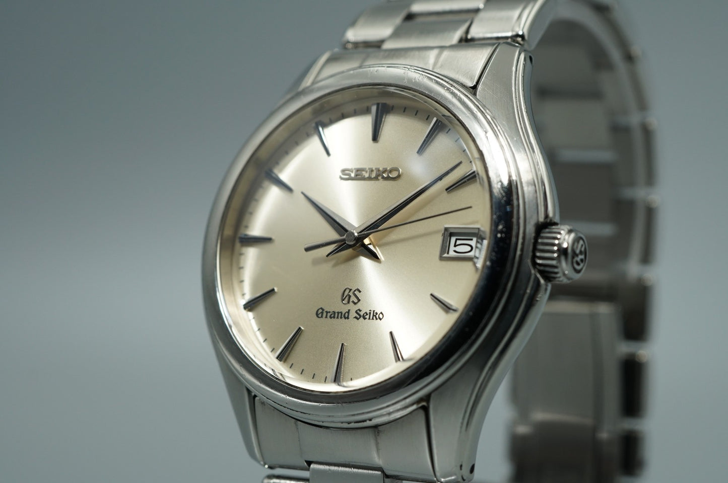 *NEAR MINT* Vintage 1997 SEIKO Grand 9F62-0A10 Qz Champagne Dial 35mm Mens Watch