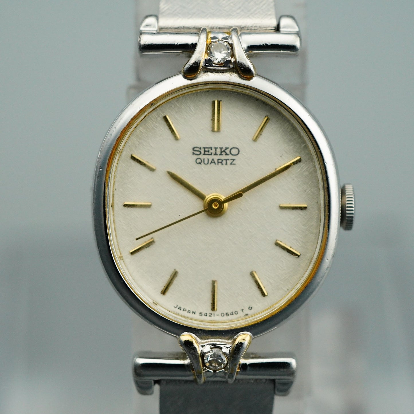 *NEAR MINT* Vintage SEIKO 5421-5250 Qz White Dial Oval 18mm Women Watch