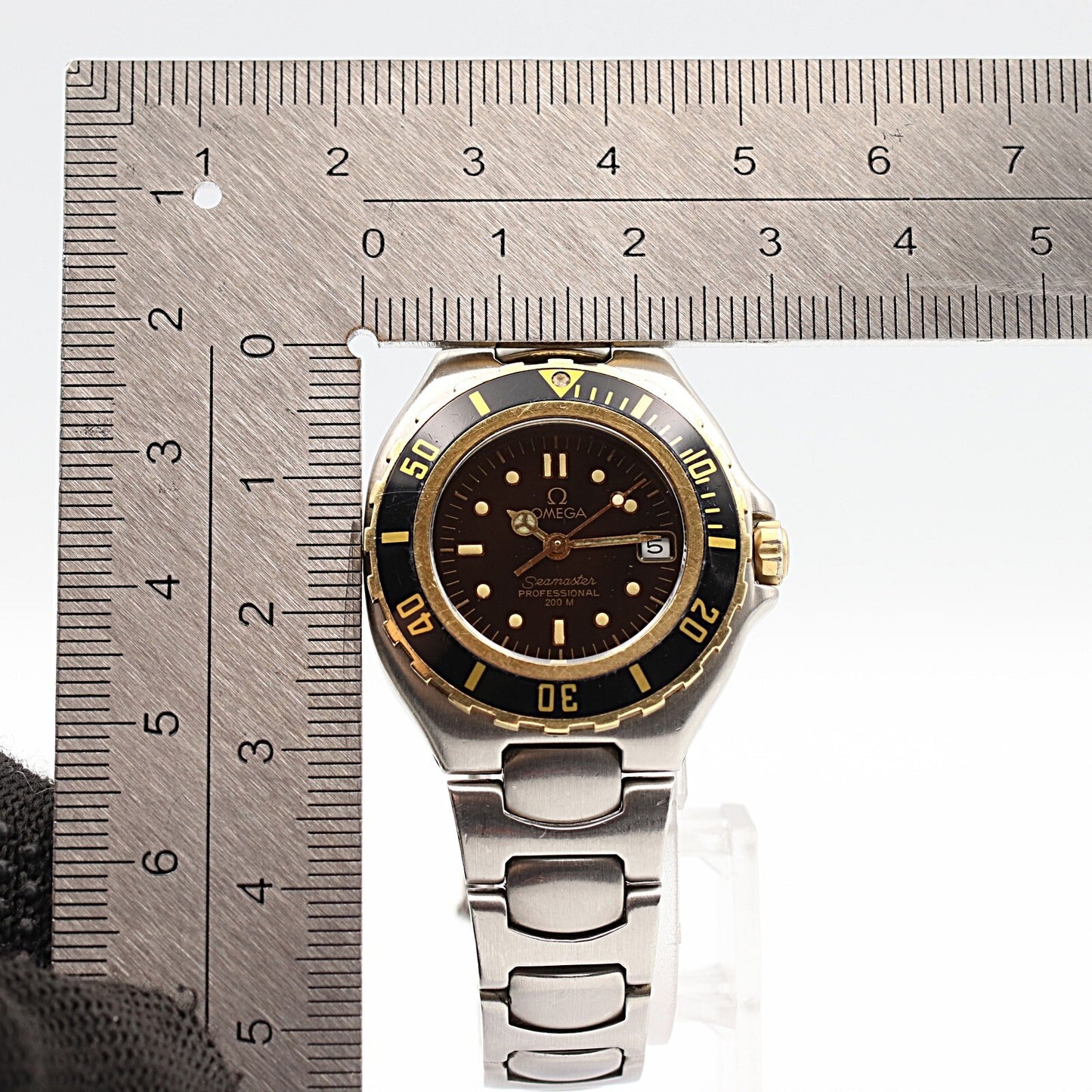 N MINT Vintage 1988 OMEGA Seamaster 200m Cal.1429 Qz Black Dial 28mm Mens Watch