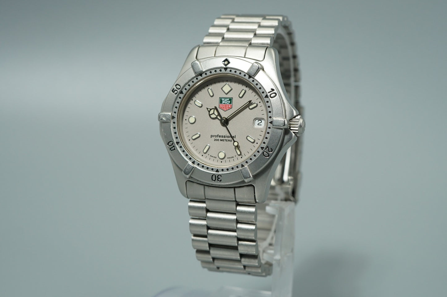 MINT Vintage 1996 TAG HEUER Professional 2000 WE1211-R Qz Silver 35mm Mens Watch