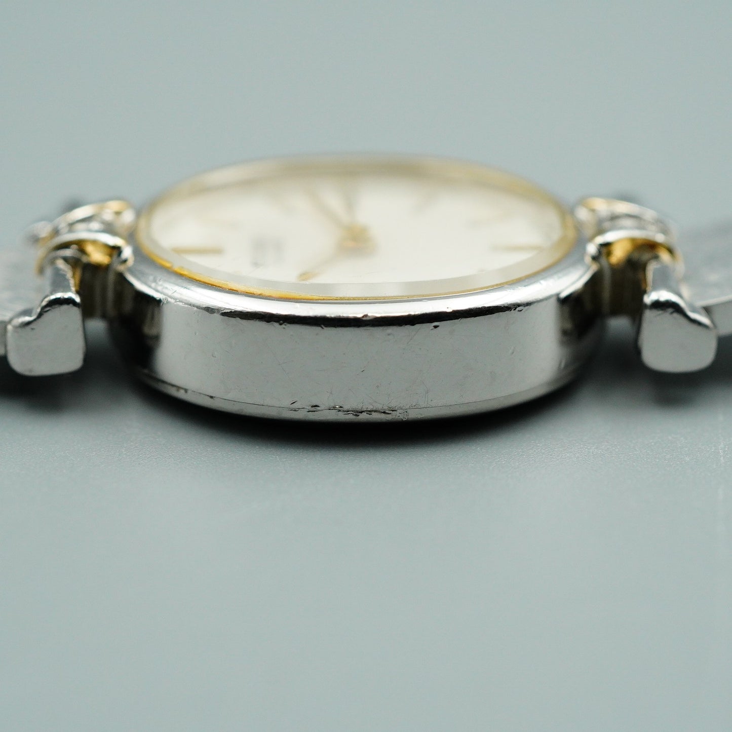 *NEAR MINT* Vintage SEIKO 5421-5250 Qz White Dial Oval 18mm Women Watch