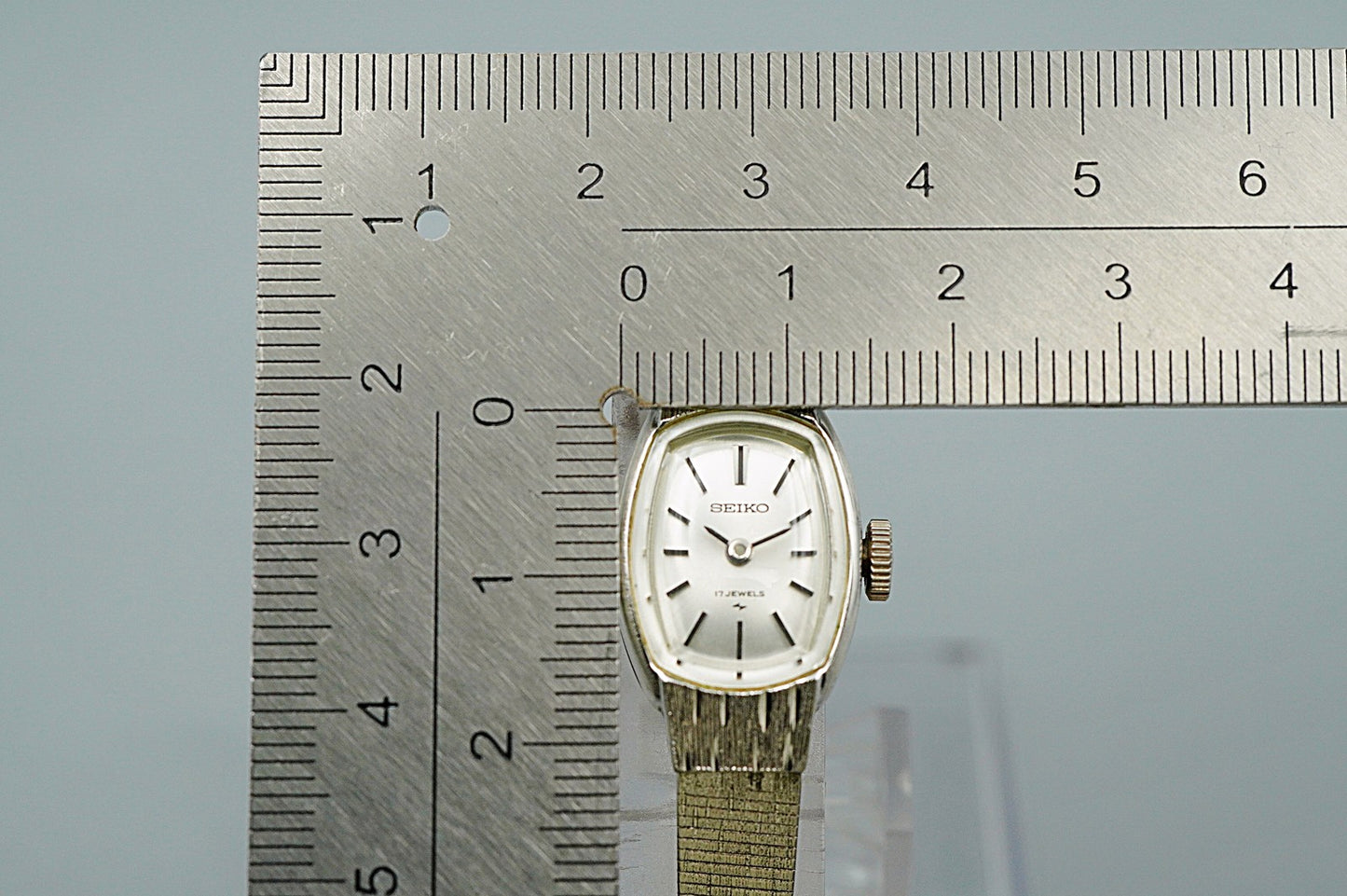 *N MINT* Vintage 1973 SEIKO 11-3360 Hand Winding Silver Dial 15 mm Women Watch