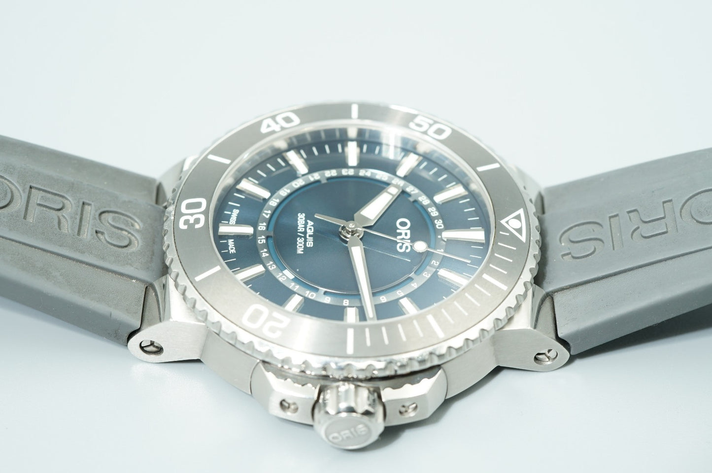 *MINT* ORIS Aquis Source of Life Limited Edition Automatic Navy 44mm Mens Watch
