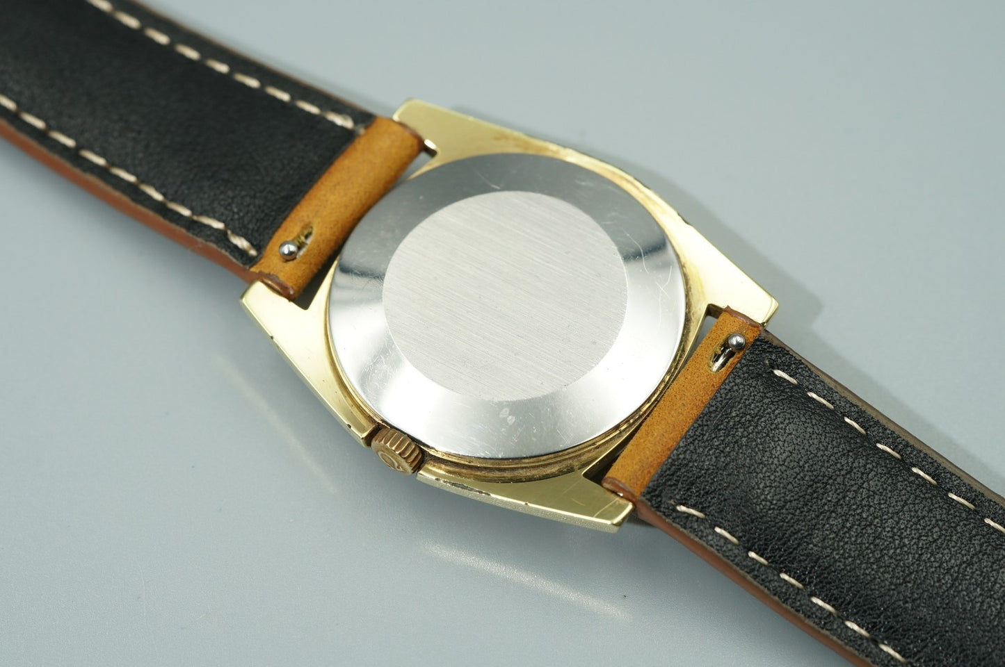 N MINT Vintage 1970 OMEGA De Ville Cal.620 Hand Wind Gold Round 32mm Mens Watch