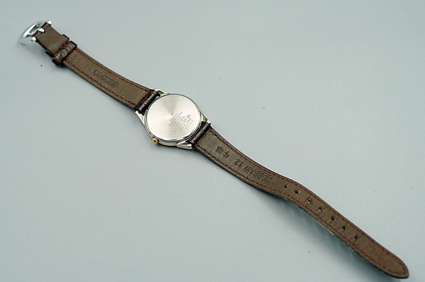 *MINT* Vintage 1996 SEIKO 7N01-6880 Quartz Gold Dial Round 25 mm Women Watch