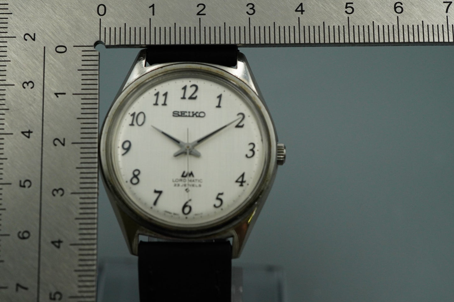 N MINT Vintage SEIKO LORD MATIC 5601-9000 Automatic Beige Round 36mm Mens Watch