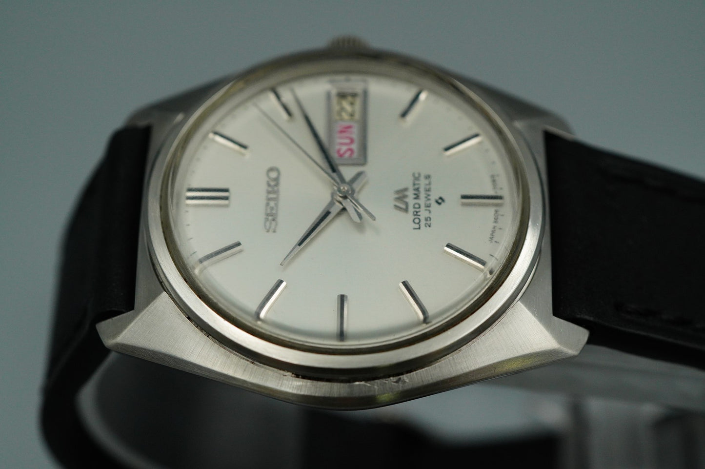 N MINT Vintage SEIKO LORD MATIC 5606-7000 Automatic Silver Round 35mm Mens Watch