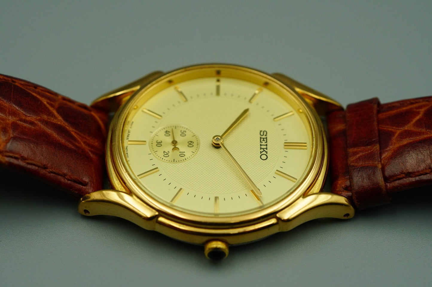 *Exc+5* Vintage 1996 SEIKO small seconds 7N07-9000 Qz Gold Round 35mm Mens Watch