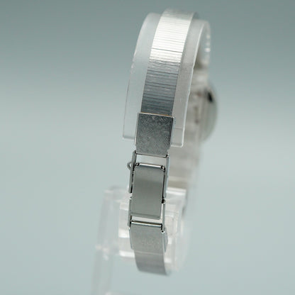 *NEAR MINT* Vintage SEIKO 5421-5250 Qz White Dial Oval 18mm Women Watch