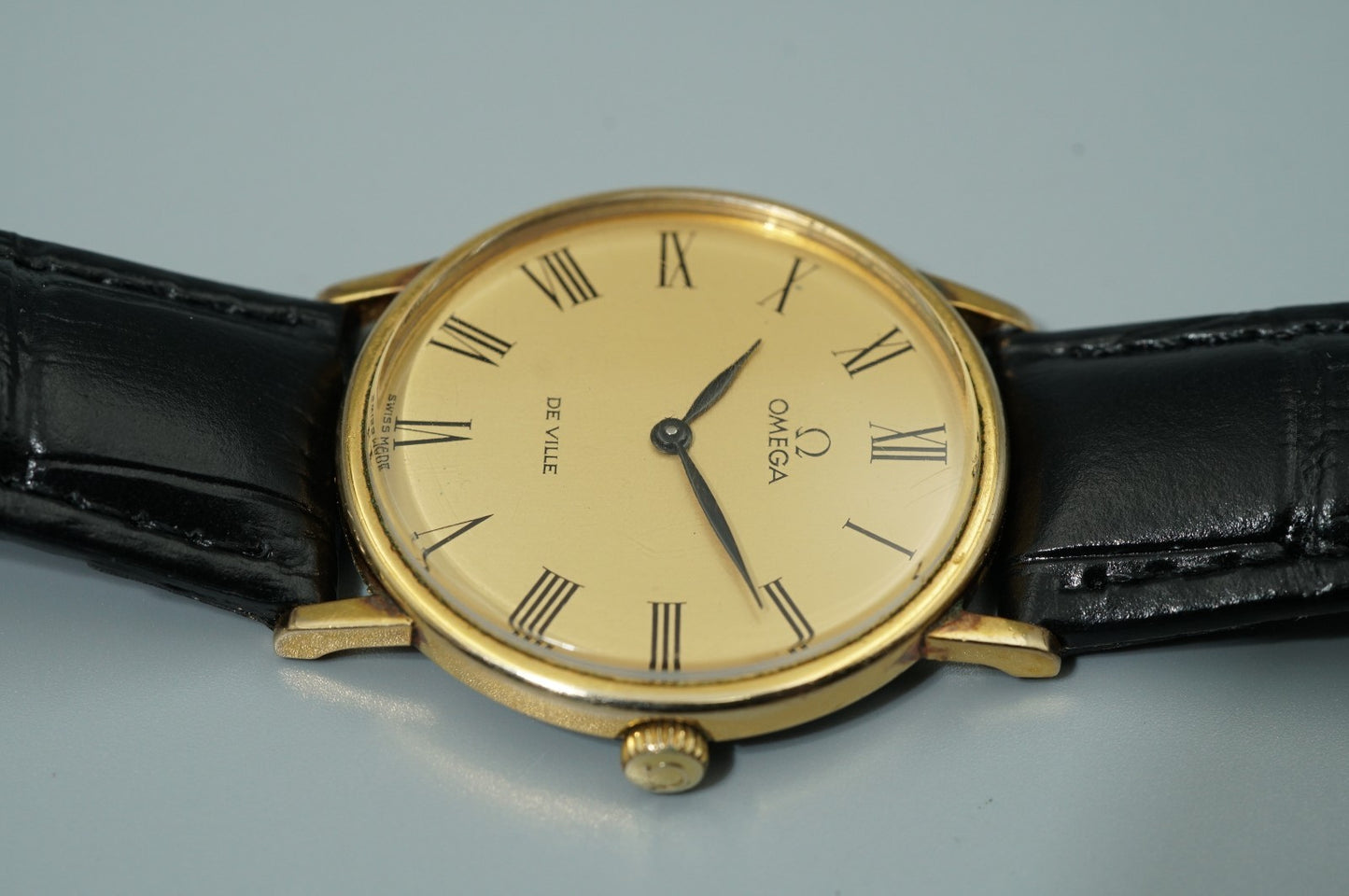 N MINT Vintage 1981 OMEGA De Ville Cal.625 Hand Wind Gold Round 32mm Mens Watch