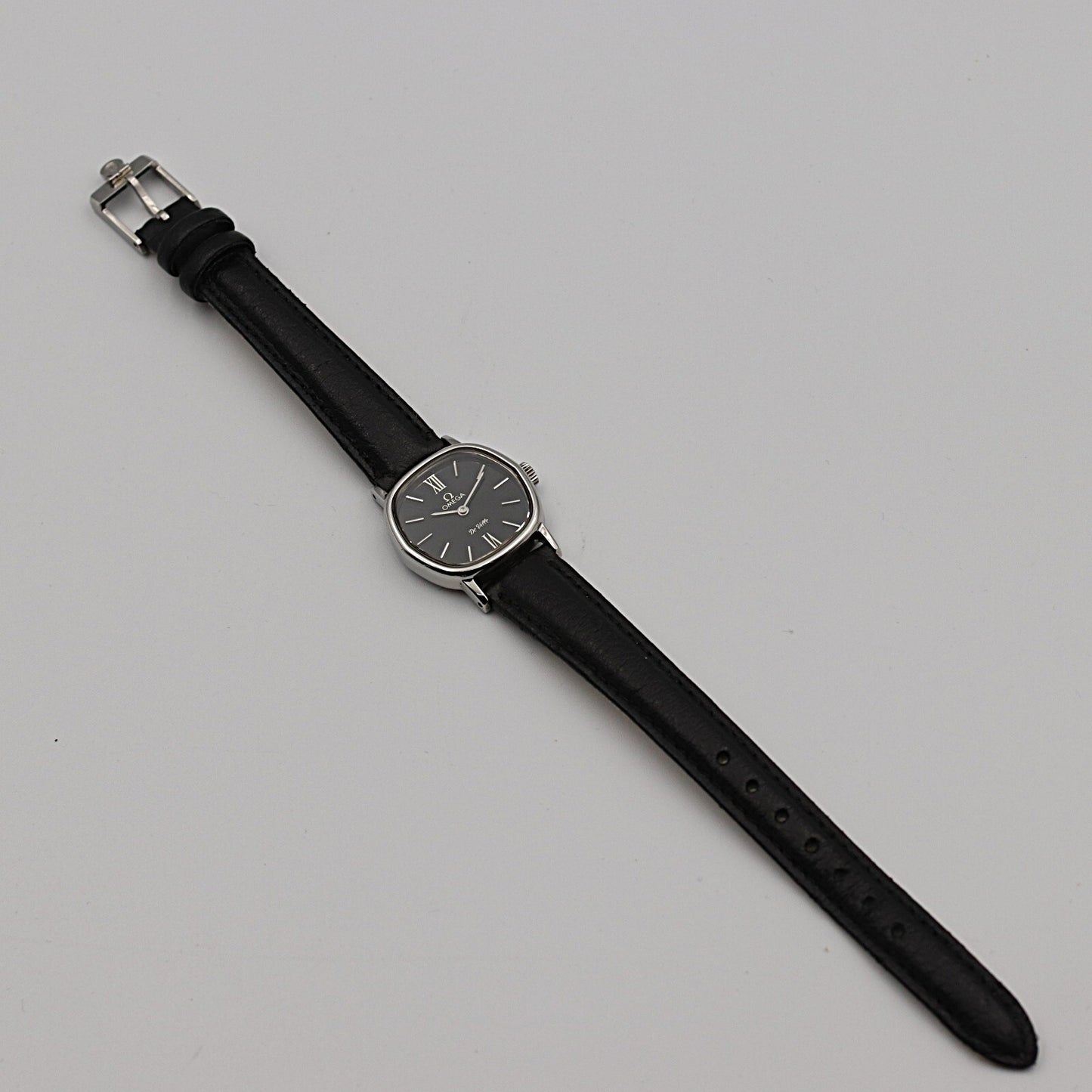 *NEAR MINT* Vintage 1980s OMEGA De Ville Hand Wind Black Square 22mm Women Watch
