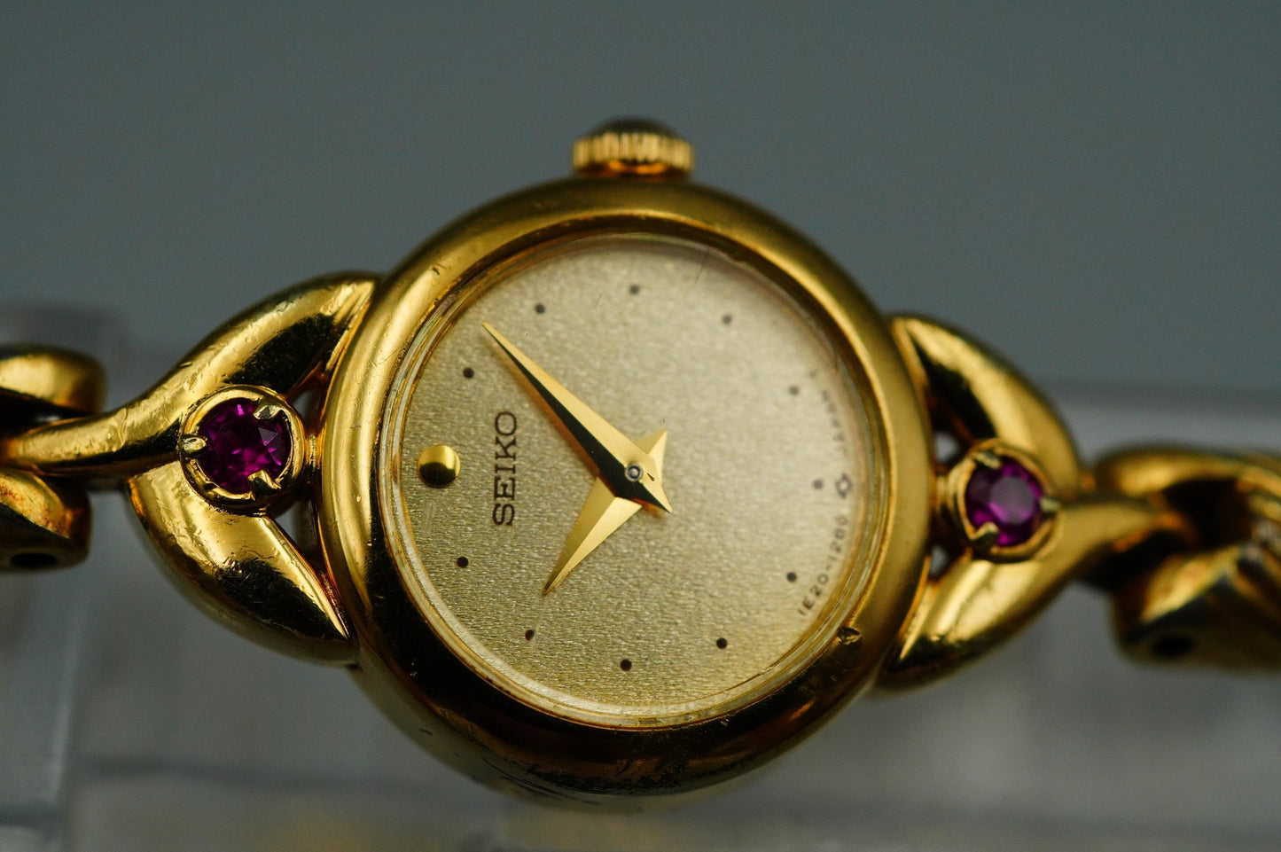 *NEAR MINT* Vintage SEIKO 1E20-0430 Quartz Gold Dial Round 15 mm Women Watch
