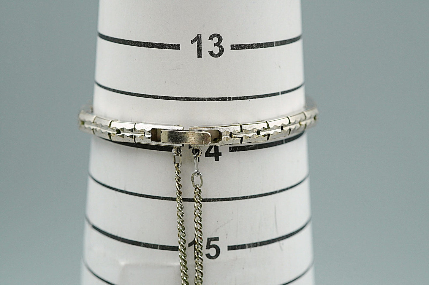 N MINT Vintage 1970s SEIKO 11-7240 Hand Winding Silver Oval 15 mm Women Watch