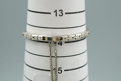 N MINT Vintage 1970s SEIKO 11-7240 Hand Winding Silver Oval 15 mm Women Watch