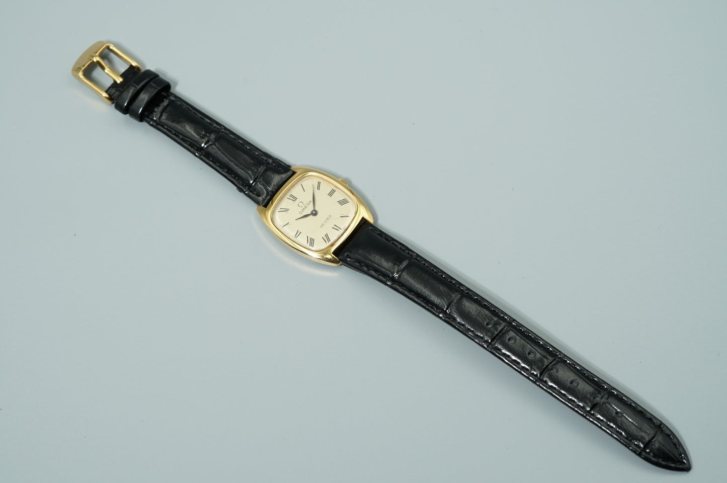 *NEAR MINT* Vintage 1979 OMEGA De Ville Cal.625 Hand Wind Gold 25mm Women Watch