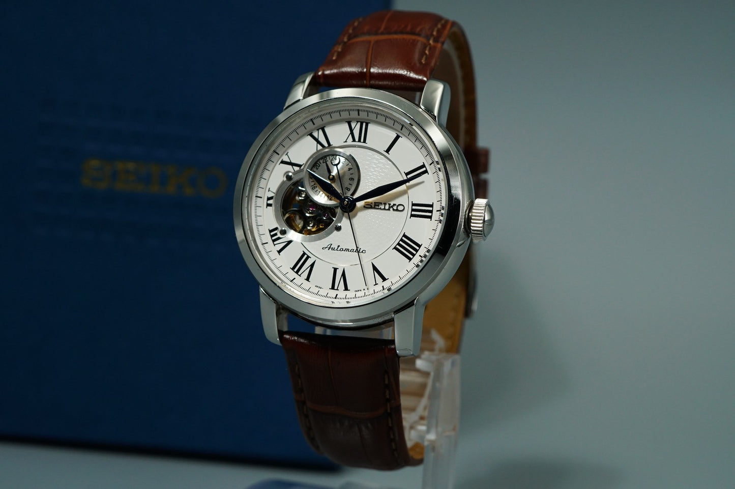 *N MINT++*  SEIKO  4R39-00K0 Automatic White Dial Round 39mm Mens Watch