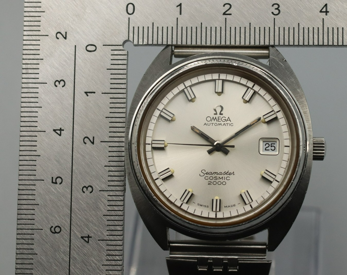 *NEAR MINT* Vintage OMEGA Seamaster COSMIC 2000 Automatic Silver Dial Mens Watch
