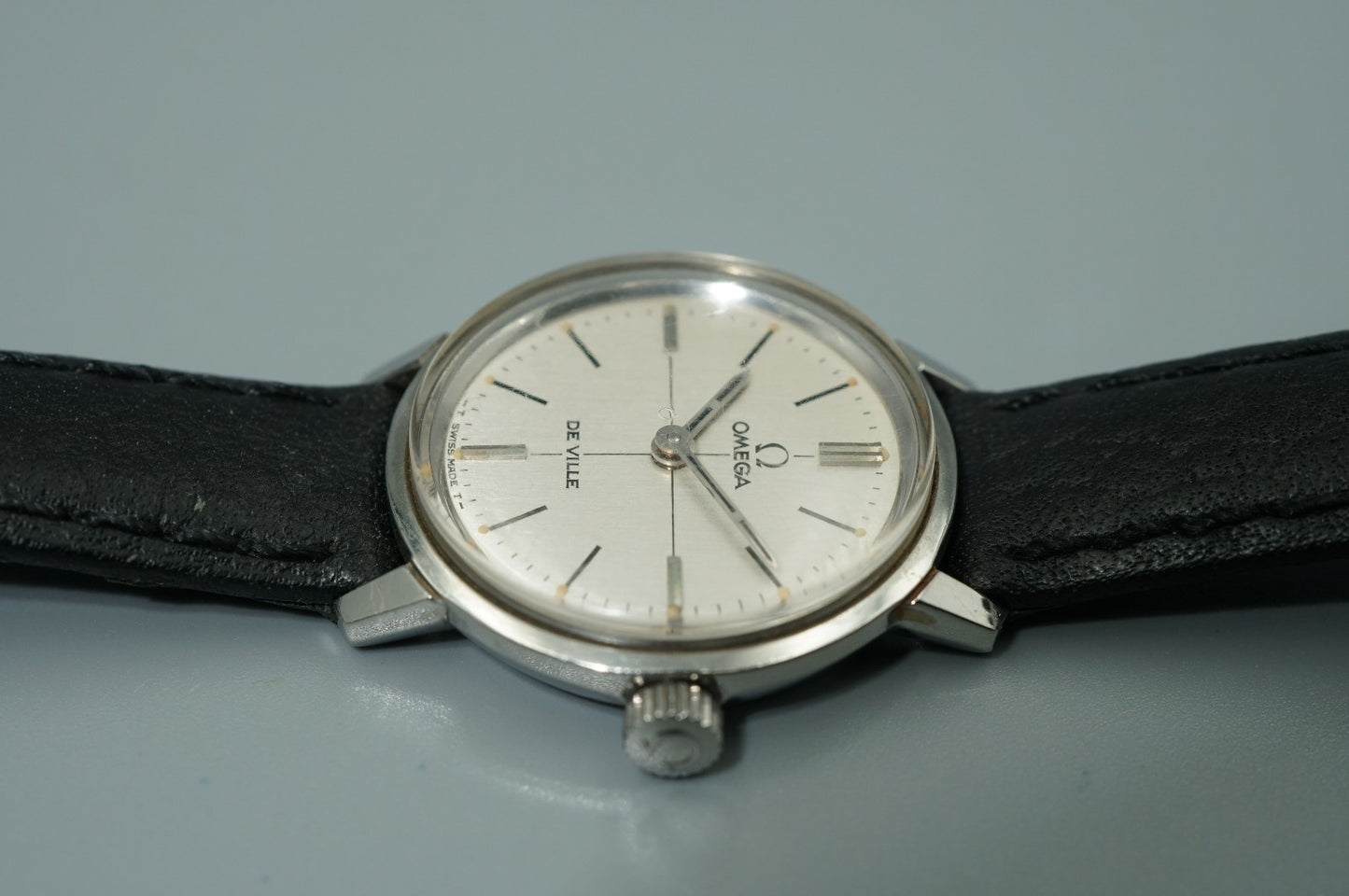 *N MINT* Vintage OMEGA De Ville Hand Winding Silver Cross Line 22mm Women Watch