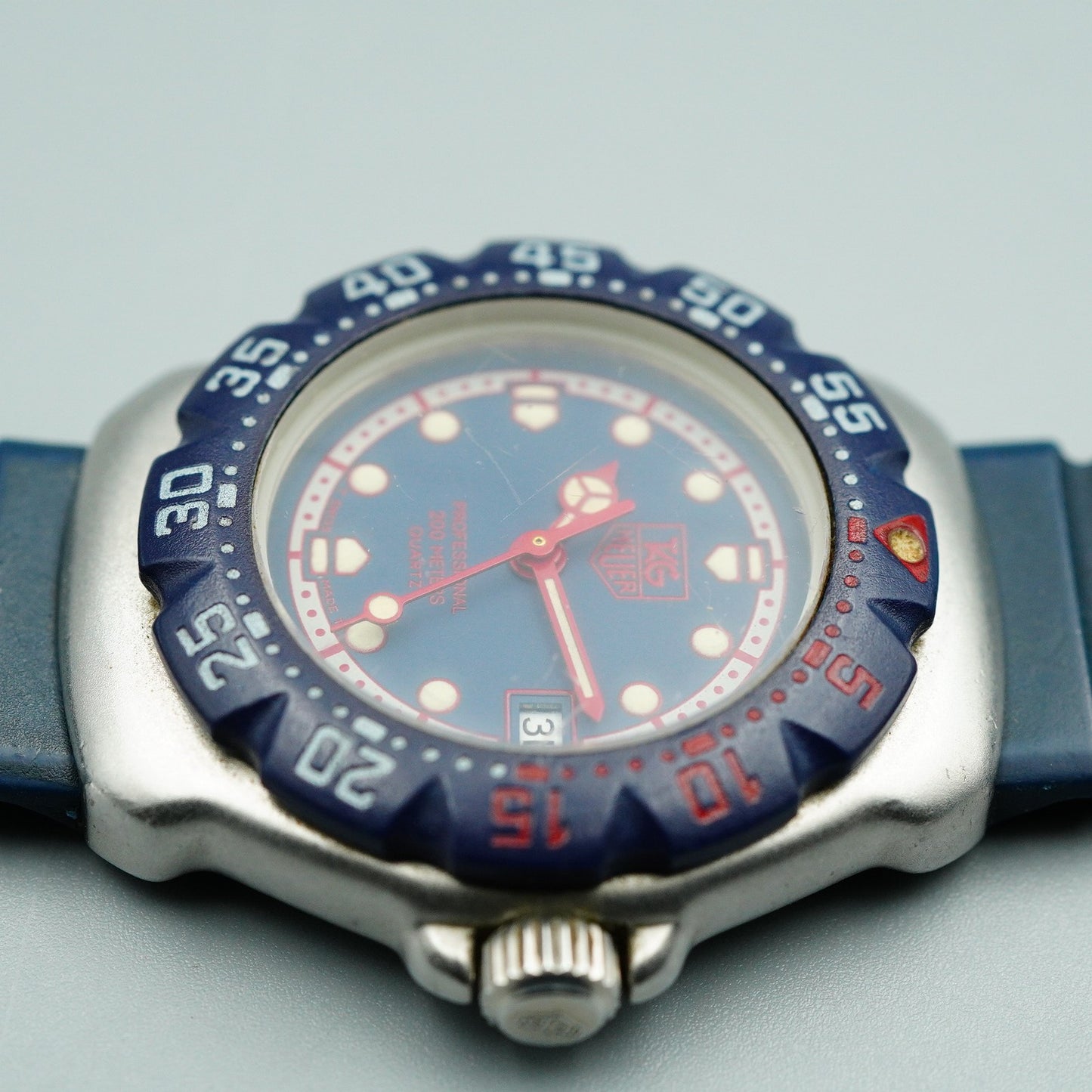 *N MINT* Vintage TAG Heuer Professional 370.508 Qz Blue Round 28mm Women Watch