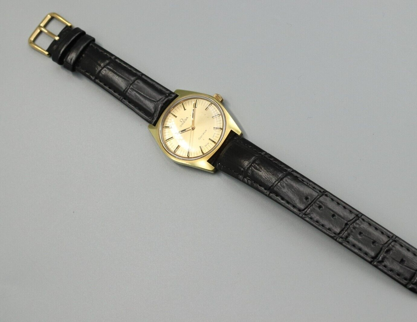 *Exc+5* Vintage OMEGA Geneve Cal.601 Hand Winding Gold Dial Round Mens Watch