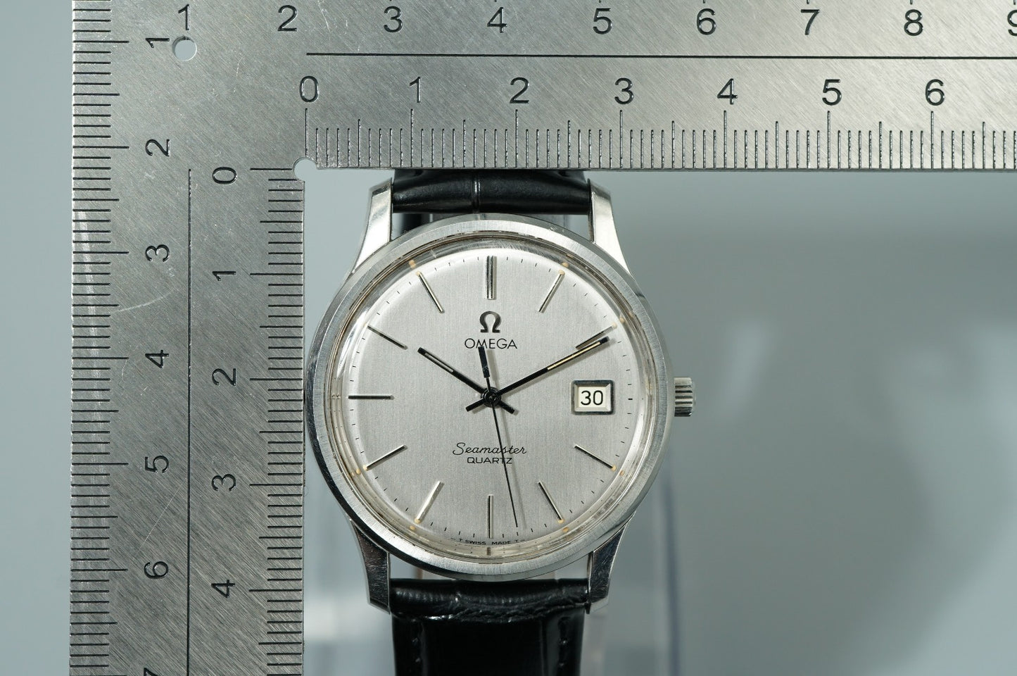 *NEAR MINT* Vintage 1975 OMEGA Seamaster Cal.1342 Quartz Silver 35mm Mens Watch