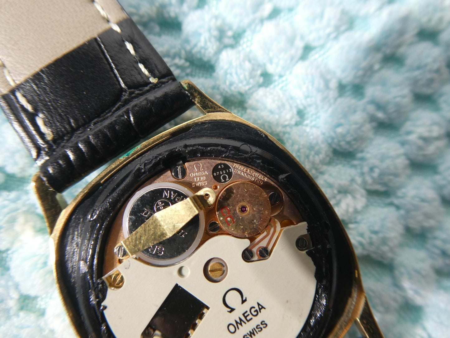 *MINT* Vintage 1977 OMEGA De Ville Cal.1330 Qz Gold Dial Square 31mm Mens Watch