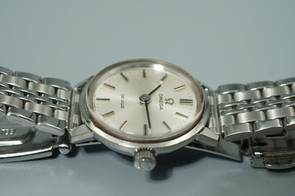 NEAR MINT Vintage OMEGA De Ville Hand Winding Silver Dial Round 22mm Women Watch