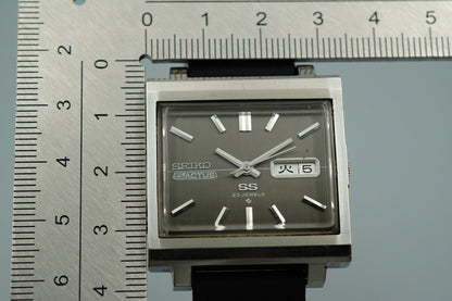 N MINT Vintage SEIKO 5 ACTUS 6106-5440 Automatic Black Rectangle 33mm Mens Watch