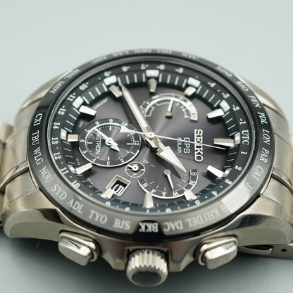 *N MINT* Box & Paper SEIKO ASTRON 8X53-0AB0 Solar Black Round 45 mm Mens Watch