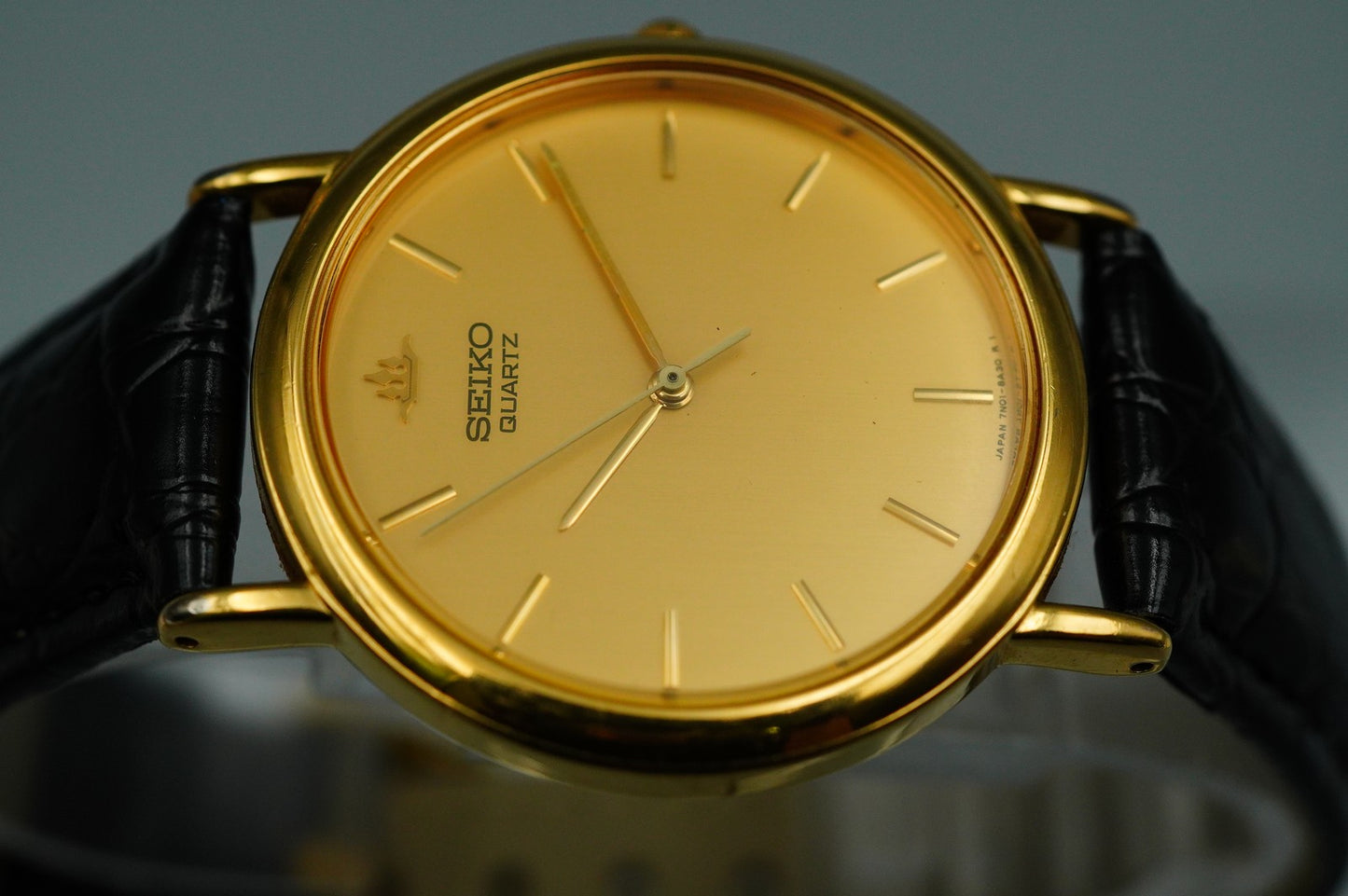 *NEAR MINT* Vintage SEIKO Credor 7N01-8A10 Quartz Gold Round 34 mm Mens Watch