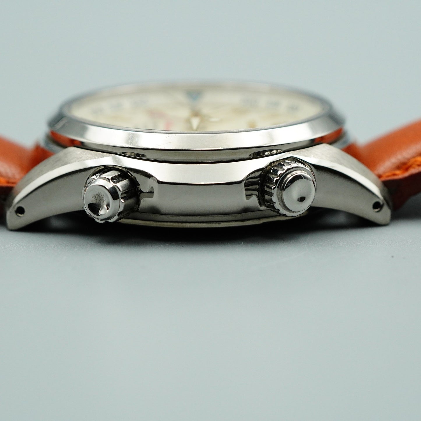 *NEAR MINT* Vintage SEIKO Alpinist 8F56-00D0 Quartz White Round 39 mm Mens Watch