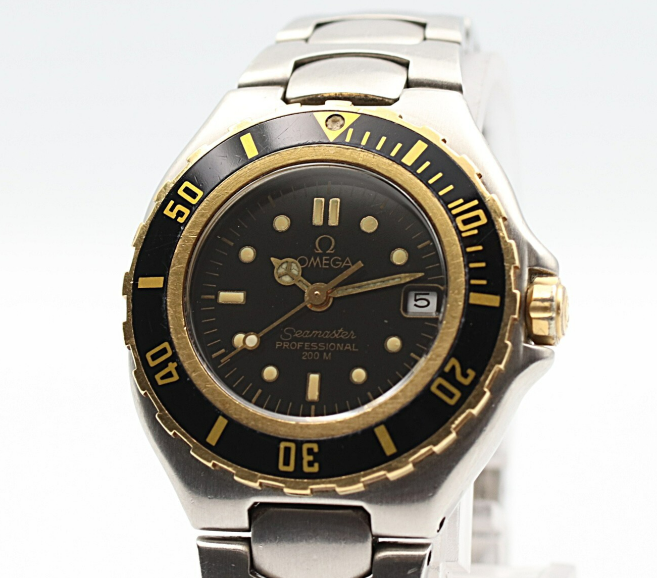 N MINT Vintage 1988 OMEGA Seamaster 200m Cal.1429 Qz Black Dial 28mm Mens Watch