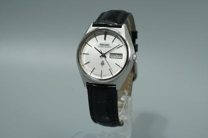 *NEAR MINT* Vintage 1976 SEIKO  Vintage 4843-8041 Qz White Round 37mm Mens Watch
