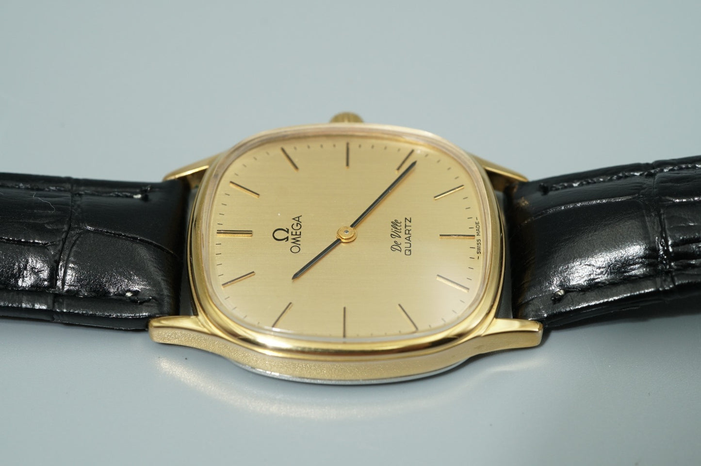 *MINT* Vintage 1977 OMEGA De Ville Cal.1330 Qz Gold Dial Square 31mm Mens Watch