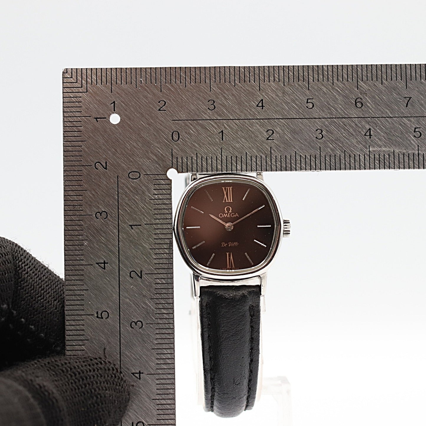 *NEAR MINT* Vintage 1980s OMEGA De Ville Hand Wind Black Square 22mm Women Watch