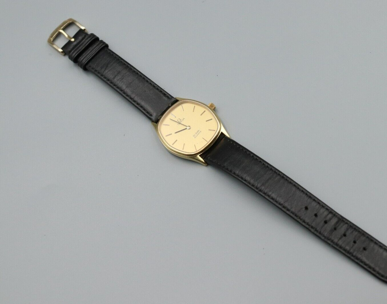 *Exc+5* Vintage OMEGA De Ville Cal.1330 Quartz Gold Dial Hexagon Mens Watch