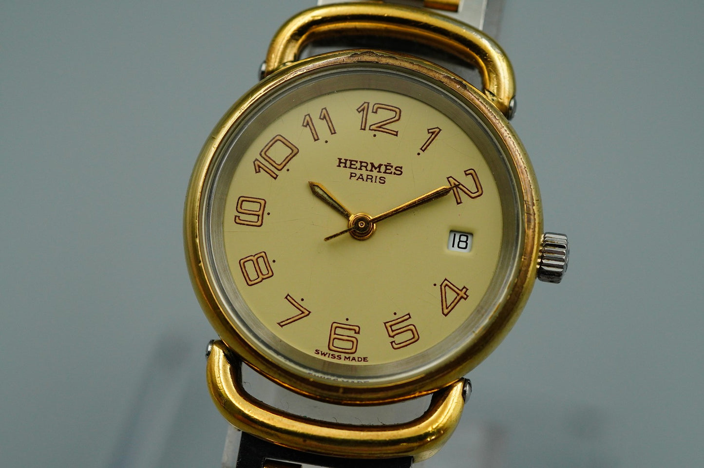 *NEAR MINT* Vintage 1990s HERMES Pullman Qz White Round 24mm Women Watch